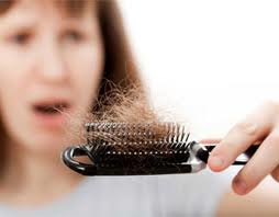 Почему выпадают волосы? Лечение алопеции