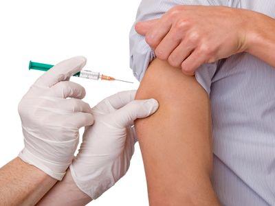 Как и для чего проводят вакцинацию против гепатита В?