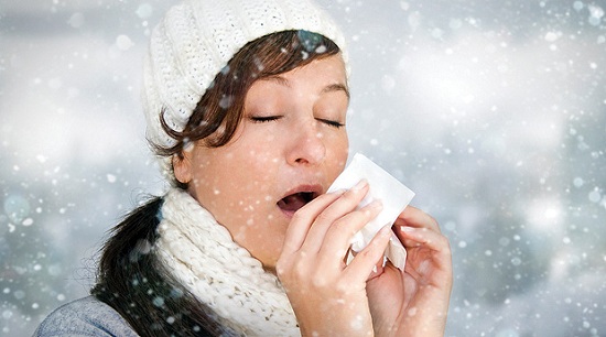 Почему люди чаще болеют гриппом зимой?